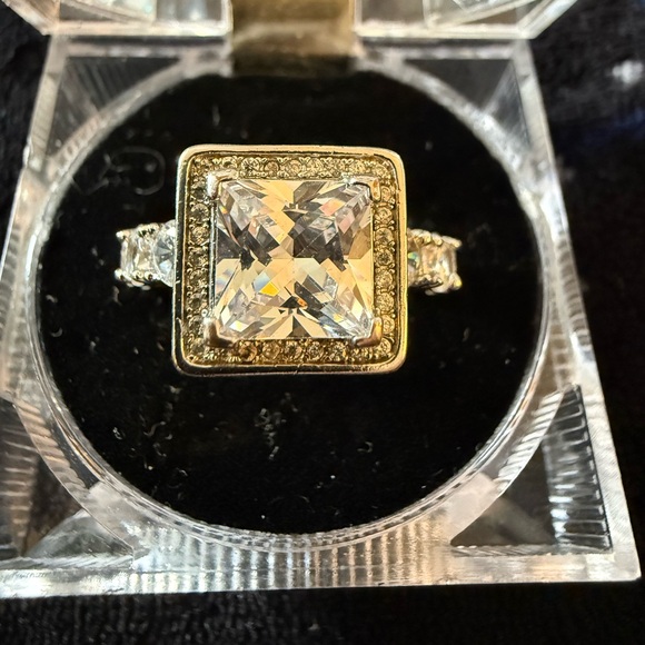 Elegant Silver Square-Cut Ring